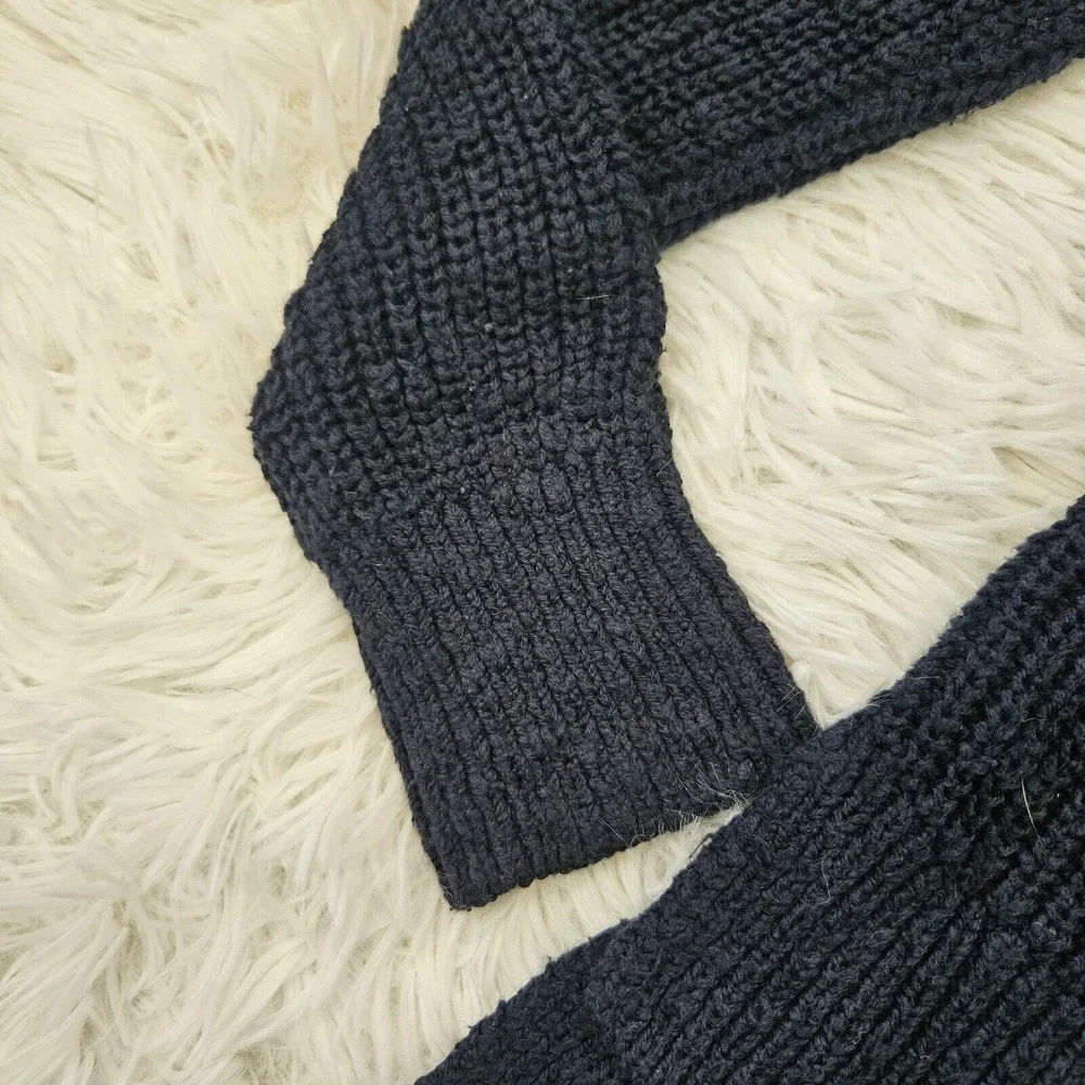 Abercrombie & Fitch Women's Sz S Y2K Style Navy Blue Preppy‎ Knit Logo Sweater